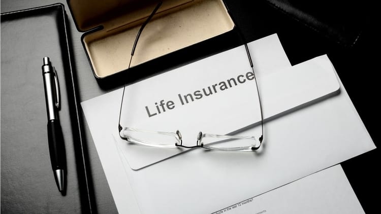 LIC vs Postal Life Insurance – Compare benefits, features & plans